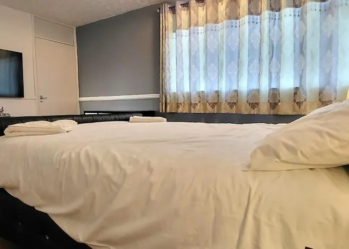 Cosy 3 Double Bed Flat Sleeps 6
