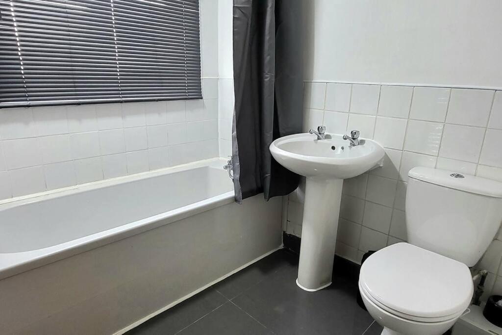 Apartment Cosy 3 Double Bed Flat Sleeps 6 *