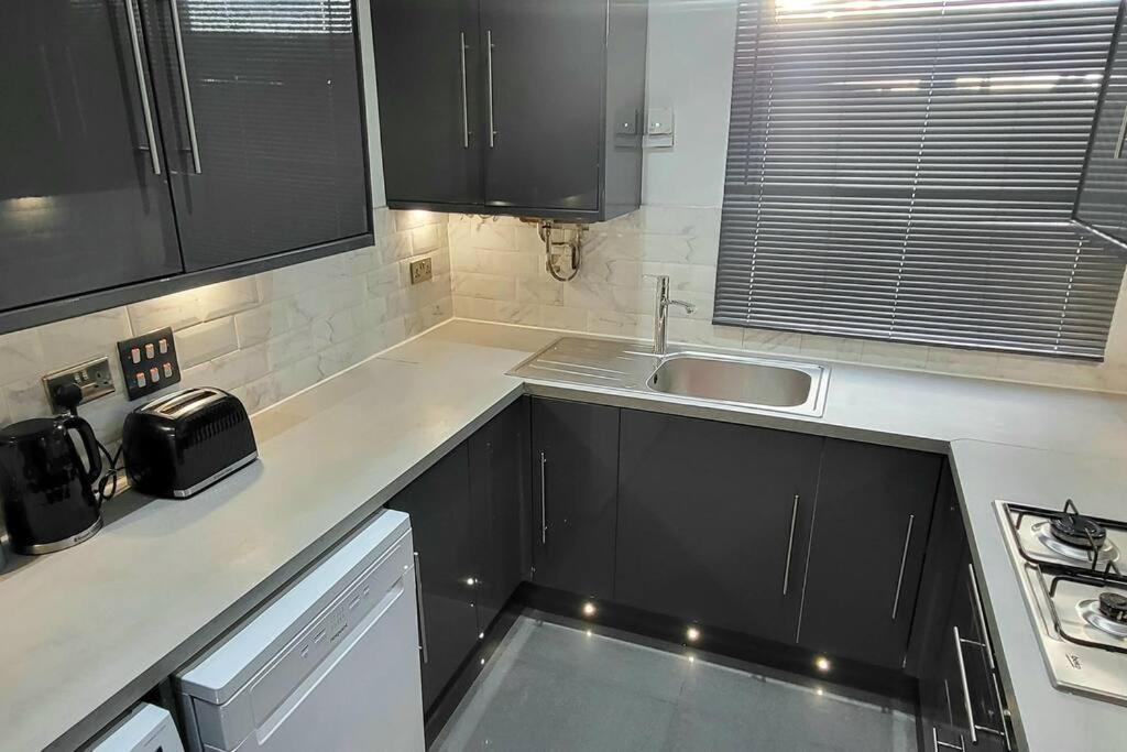 Apartment Cosy 3 Double Bed Flat Sleeps 6 Bedworth